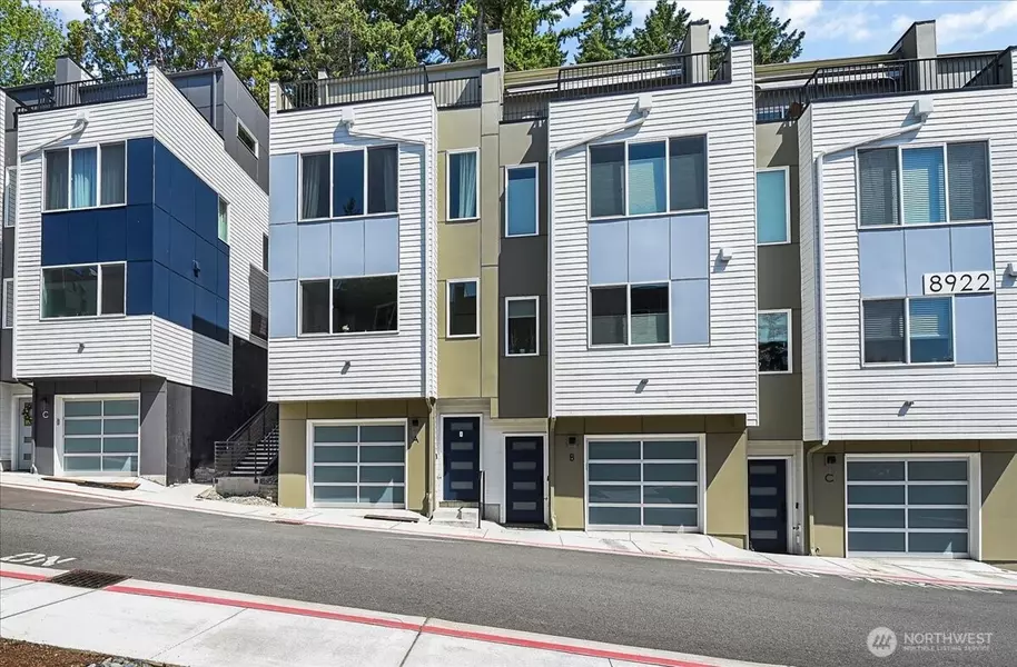 8922 NE 173rd PL #A, Bothell, WA 98011