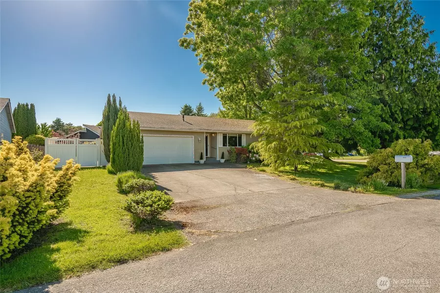 8459 Catalina CT, Blaine, WA 98230