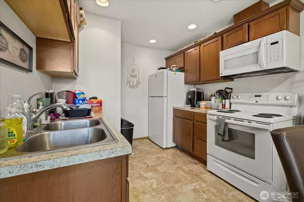 Lakewood, WA 98499,7508 Cody ST W