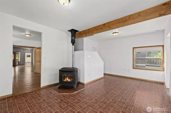 Roslyn, WA 98941,706 S A ST
