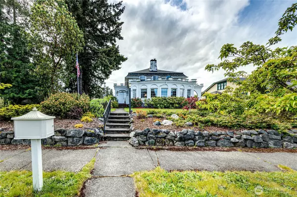 1324 E 2nd ST, Port Angeles, WA 98362