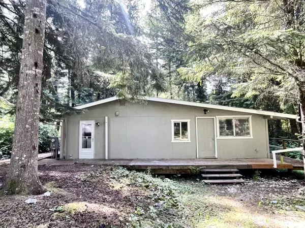20 E Firwood Heights LN, Belfair, WA 98528