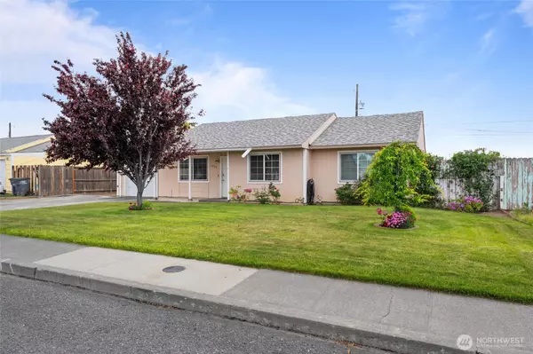 1223 Arnold Dr, Moses Lake, WA 98837