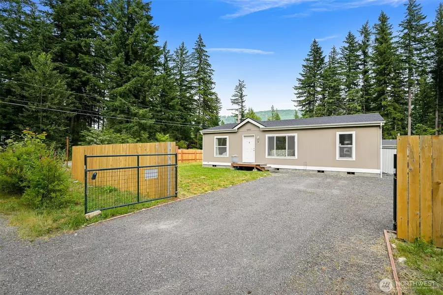 8450 Hazel CT, Maple Falls, WA 98266