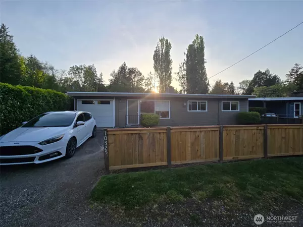 10325 39th AVE NE, Seattle, WA 98125