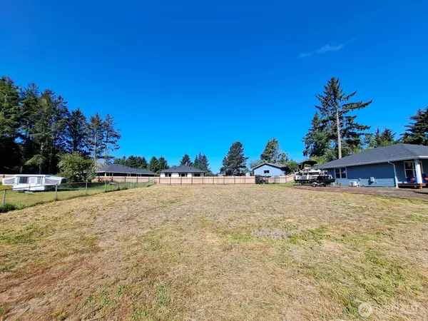 729 Wood Duck AVE SE, Ocean Shores, WA 98569