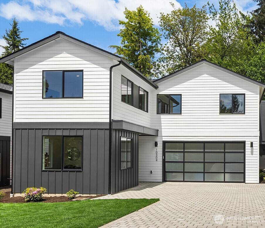 10304 NE 113th PL, Kirkland, WA 98033