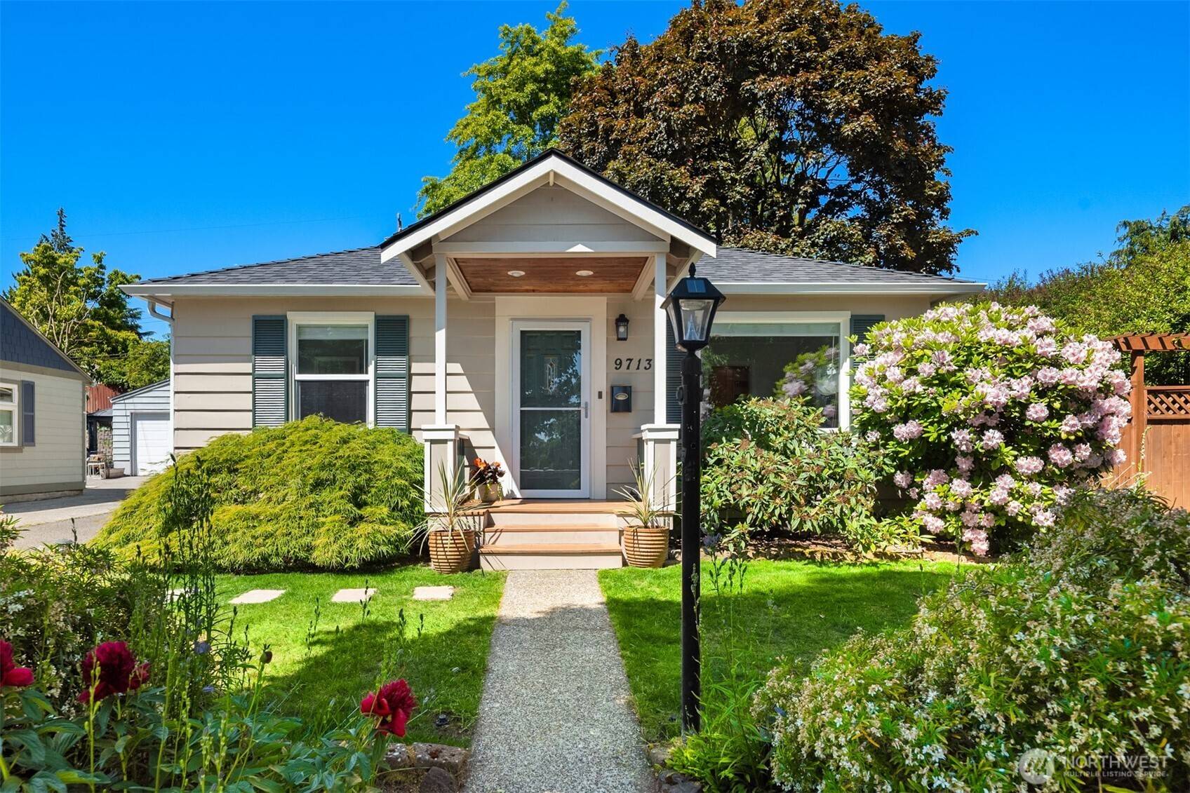 9713 33rd AVE SW, Seattle, WA 98126