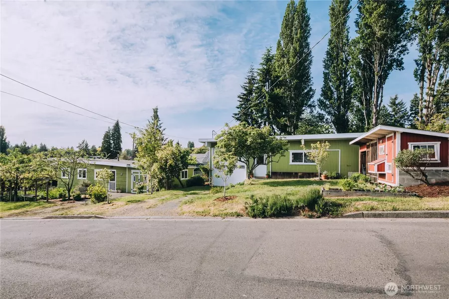 9202 3rd AVE NW, Seattle, WA 98117