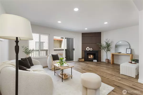 Everett, WA 98208,8823 Holly DR #G205