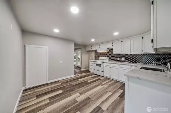 Roy, WA 98580,35120 E Kinsman Rd