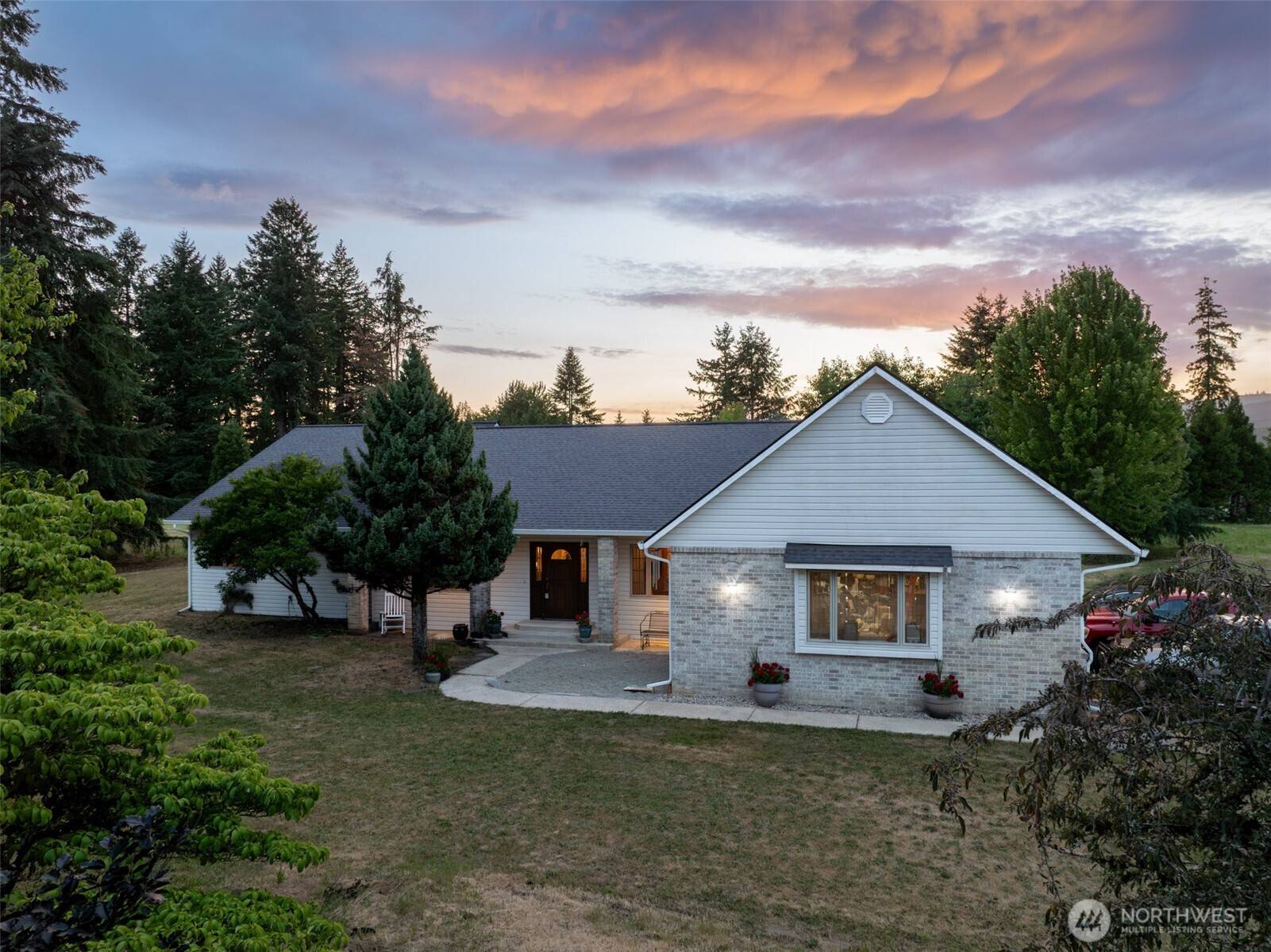42804 NW 7th CT, Woodland, WA 98674