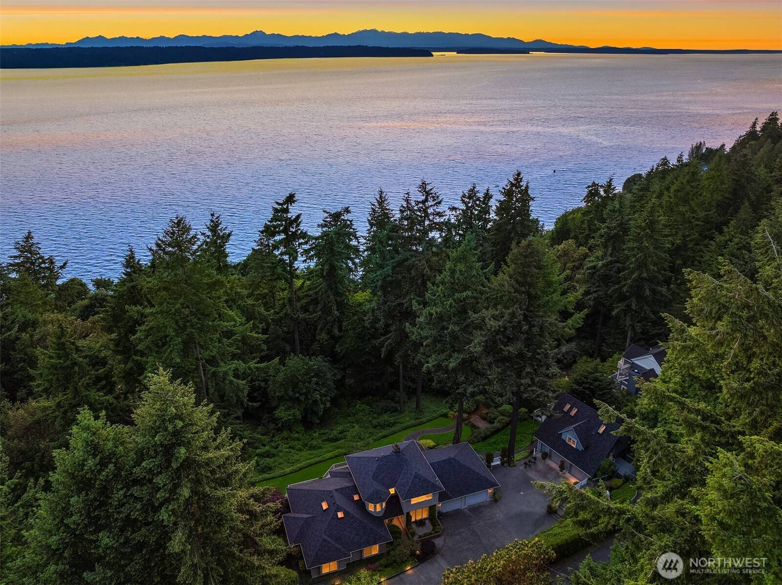 16025 25th AVE SW, Burien, WA 98166