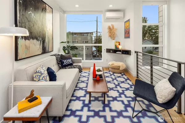 Seattle, WA 98116,3852 Beach DR SW #A