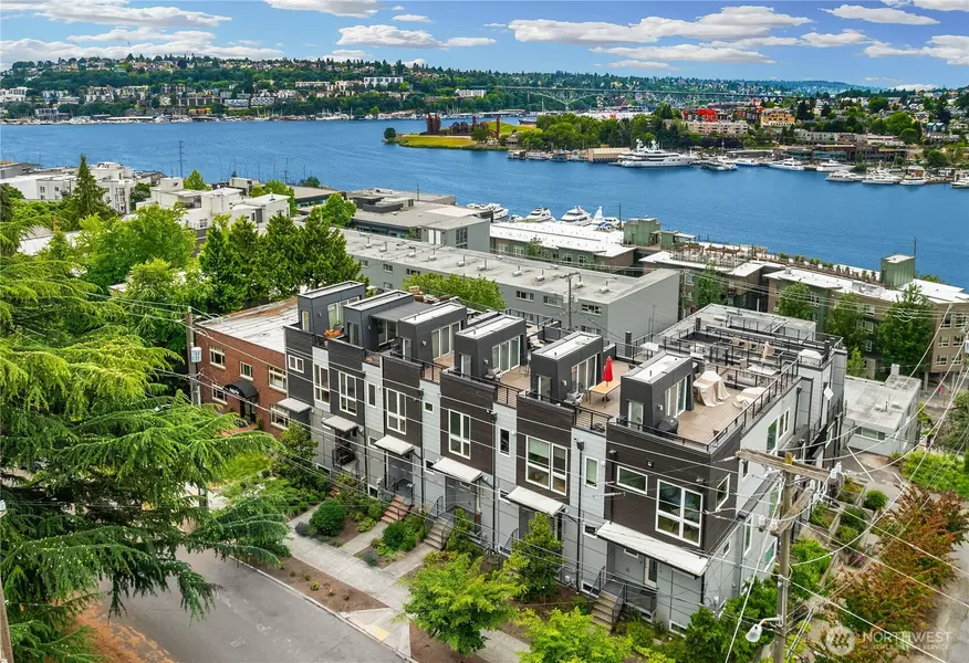 2843 Franklin AVE E, Seattle, WA 98102