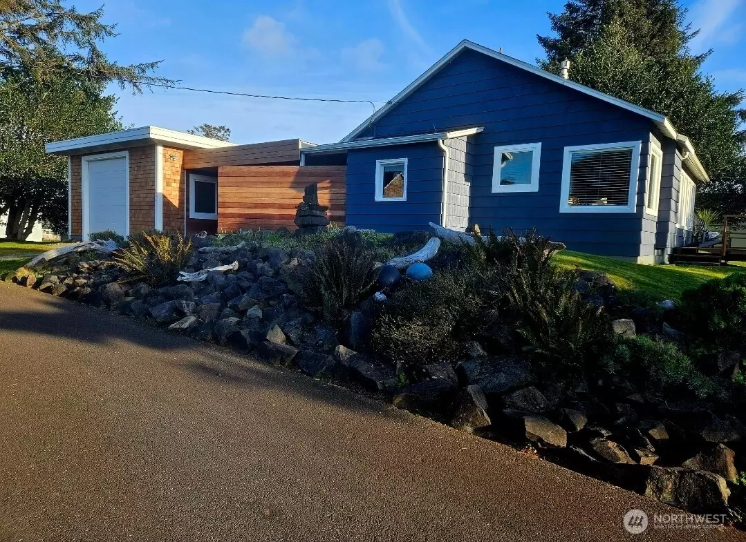 Long Beach, WA 98631,211 NW 25th ST