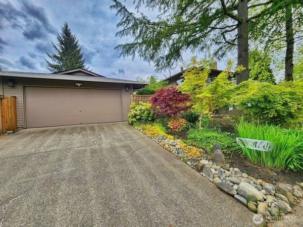 16827 NE 32nd ST, Bellevue, WA 98008