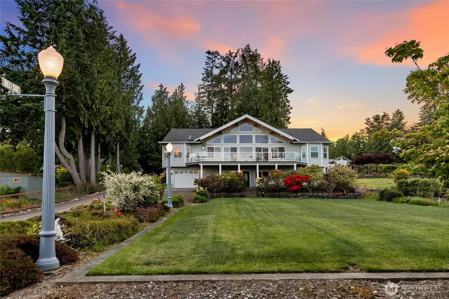 8151 E Seaview DR, Port Orchard, WA 98366