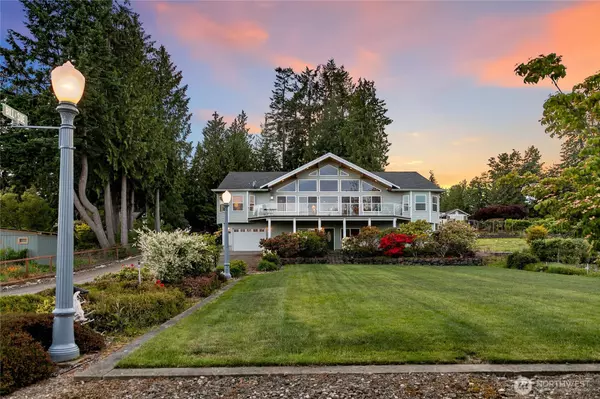 8151 E Seaview DR, Port Orchard, WA 98366