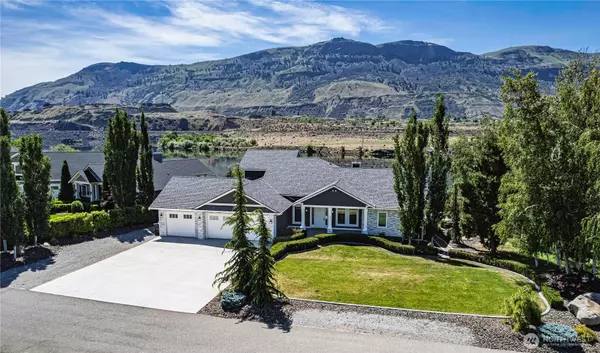4942 Hurst Landing RD, Rock Island, WA 98850