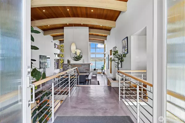 Seattle, WA 98105,4502 55th AVE NE