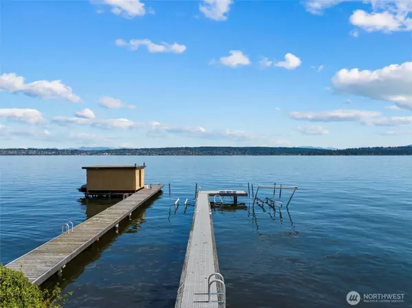 Seattle, WA 98105,4502 55th AVE NE