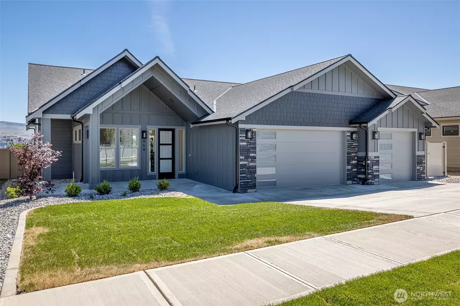 954 Racine Springs DR, Wenatchee, WA 98801