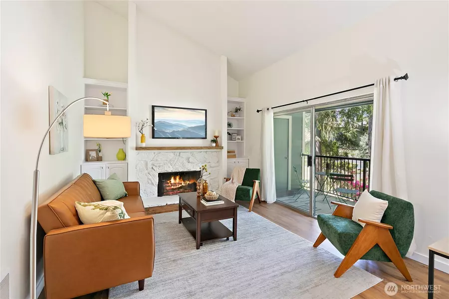 4647 W Lake Sammamish Pkwy SE #E303, Issaquah, WA 98027