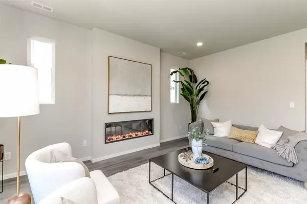 Tacoma, WA 98445,13806 Brookdale LN E #101