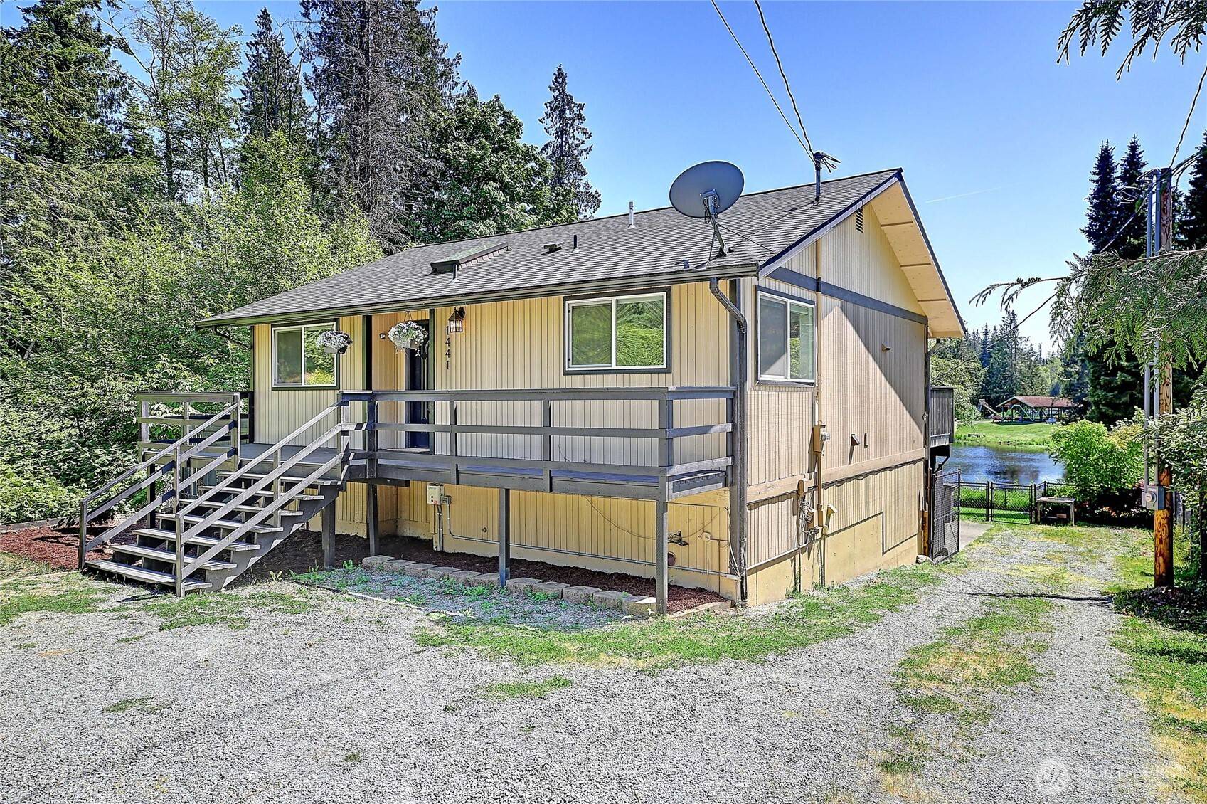 1441 Lake DR, Camano Island, WA 98282