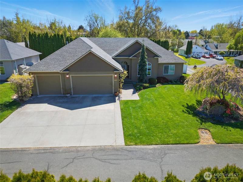 832 SE Vintage WAY, College Place, WA 99324