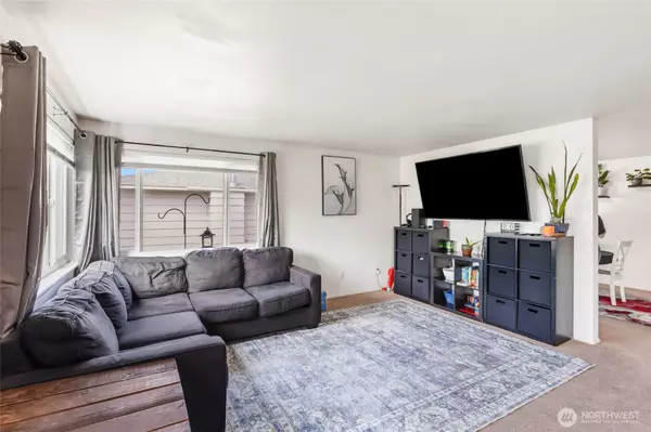 Moses Lake, WA 98837,528 E Sharon AVE