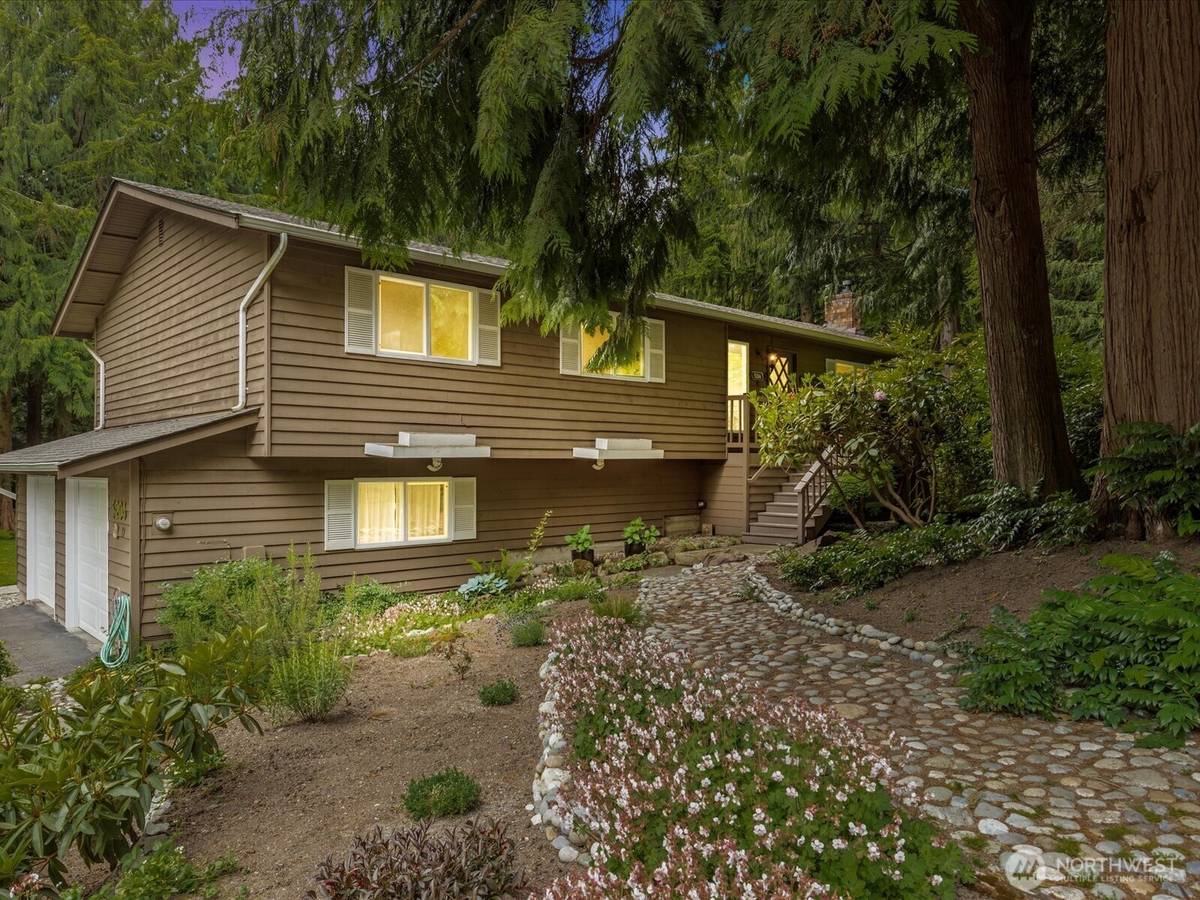 Edmonds, WA 98026,5204 136th ST SW