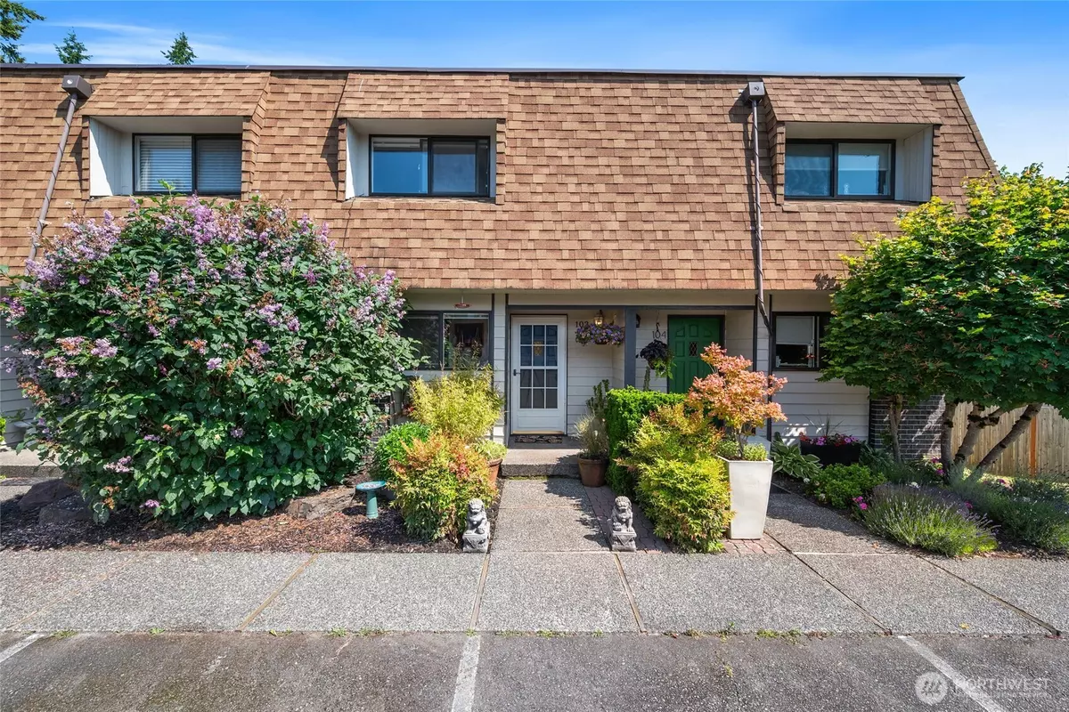 Edmonds, WA 98026,21105 80th AVE W #103