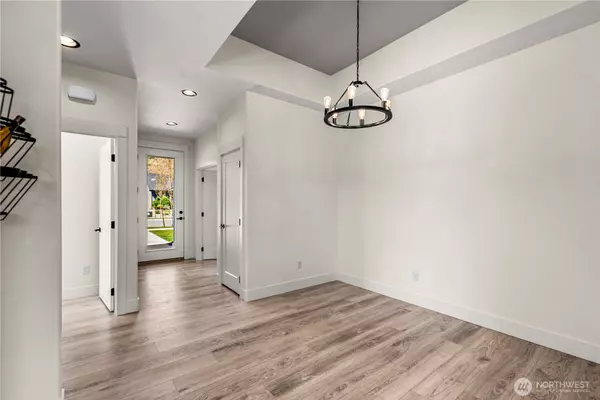 Wenatchee, WA 98801,1007 Racine Springs DR