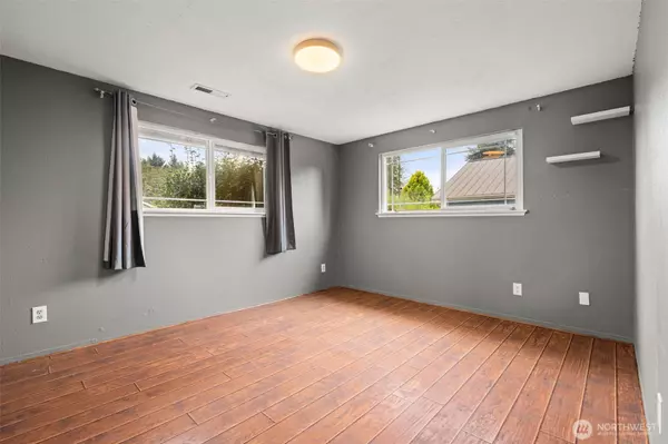 Cosmopolis, WA 98537,1209 Dundee DR