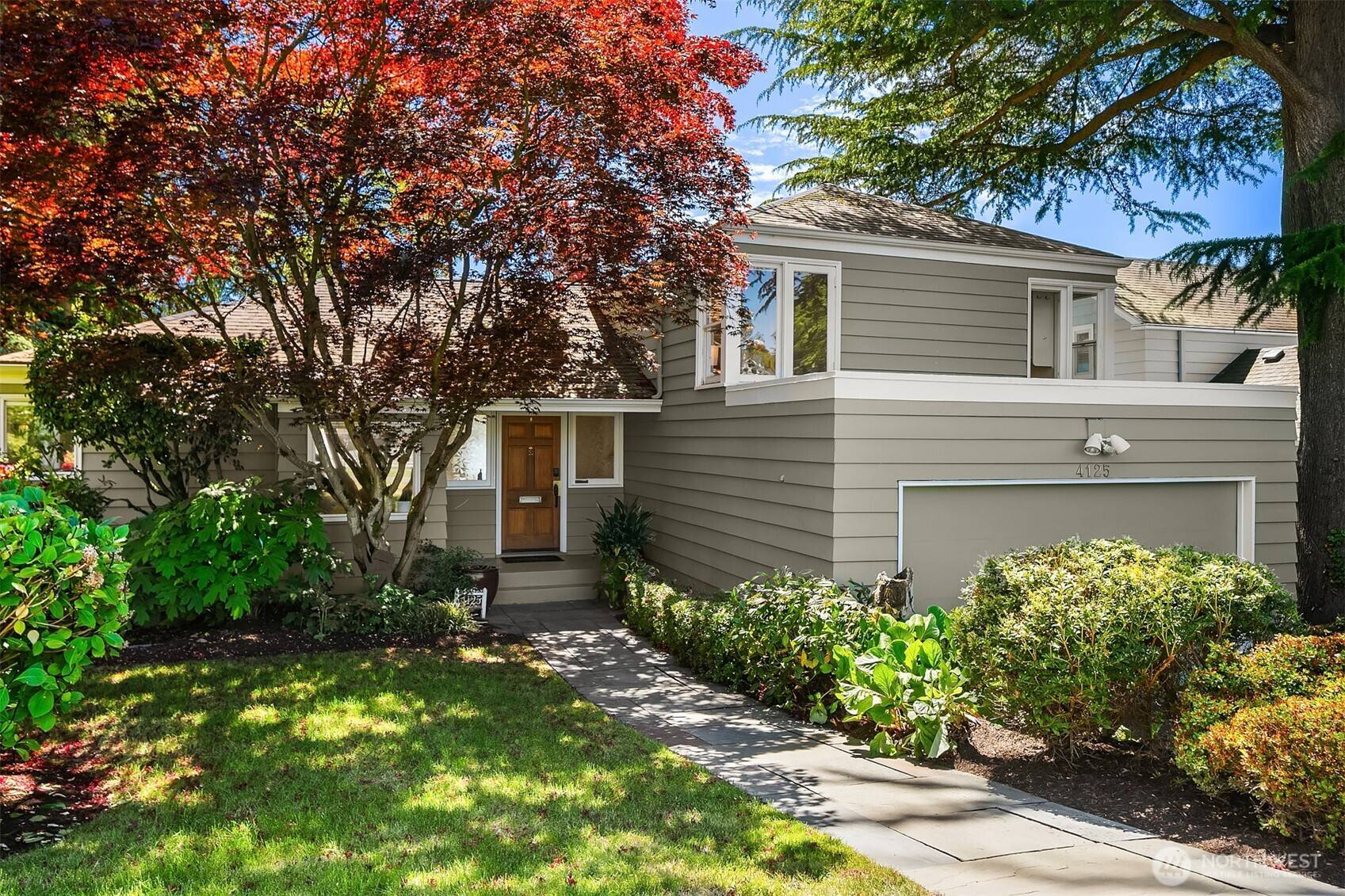 4125 NE Surber DR, Seattle, WA 98105