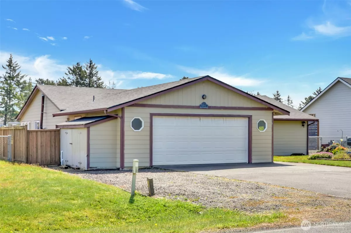Ocean Shores, WA 98569,546 canal DR NE