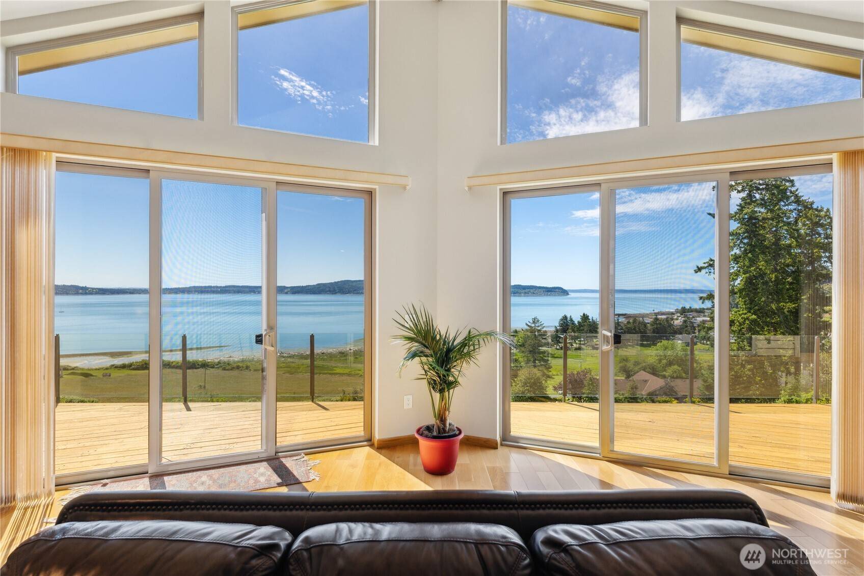 2364 Strawberry Point RD, Oak Harbor, WA 98277