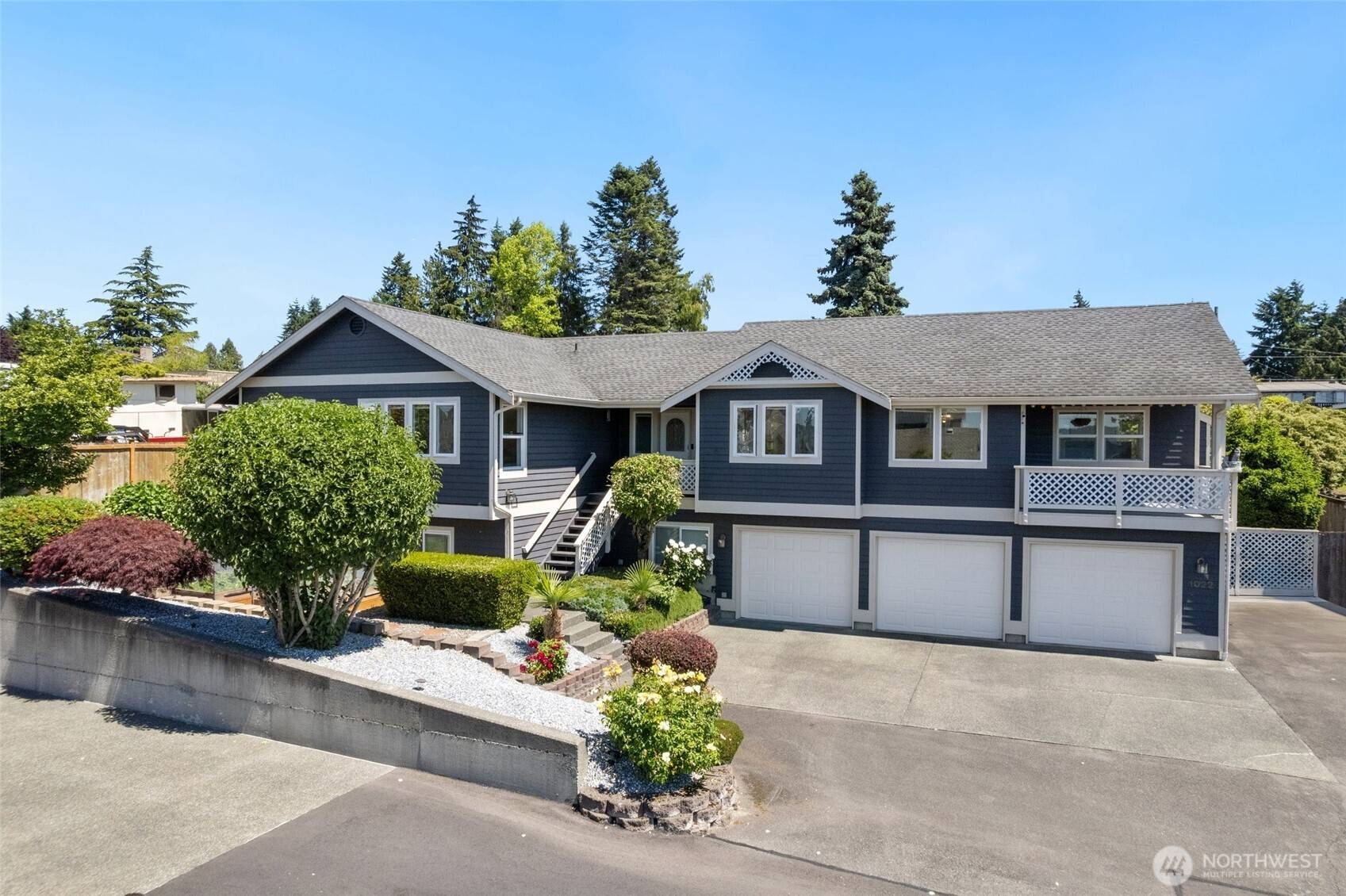 1022 S 225th LN, Des Moines, WA 98198
