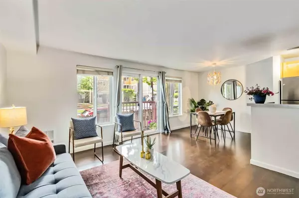 Seattle, WA 98103,3661 Phinney AVE N #208