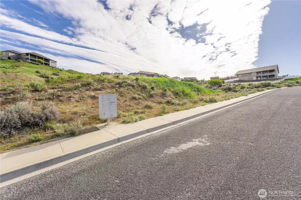 Wenatchee, WA 98801,442 W Rolling Hills LN