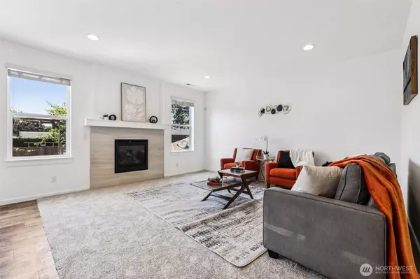 Puyallup, WA 98371,1006 32nd ST NW