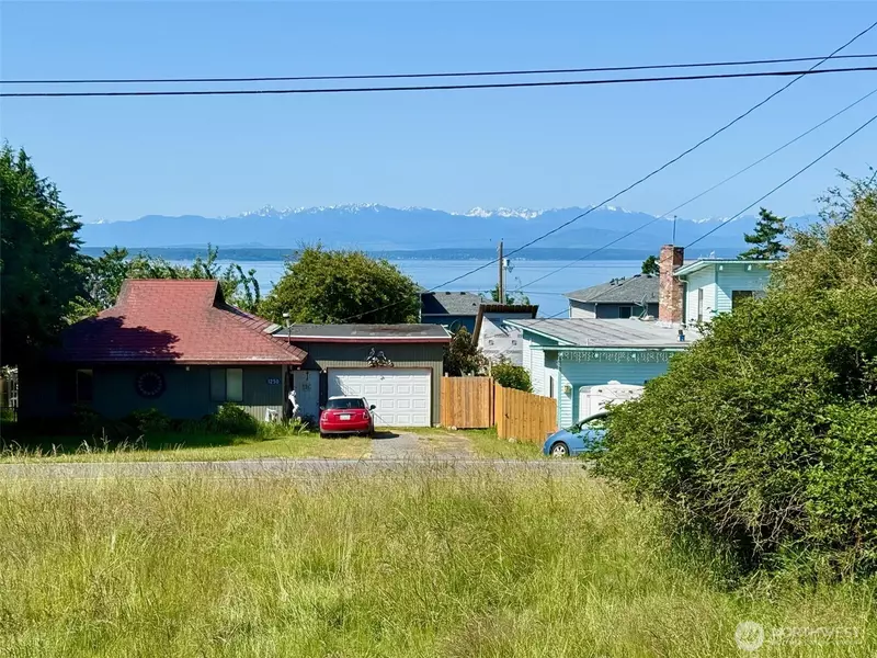 1111 Admirals DR, Coupeville, WA 98239