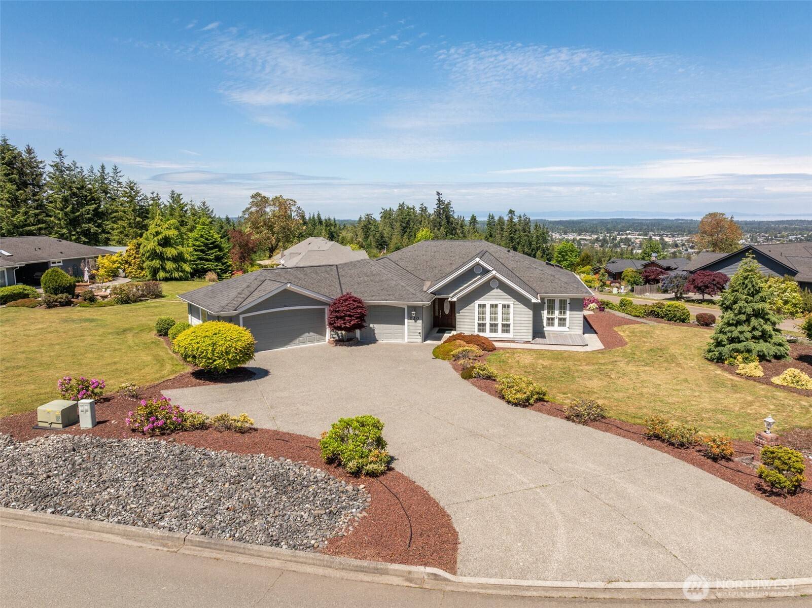 220 Amethyst DR, Sequim, WA 98382
