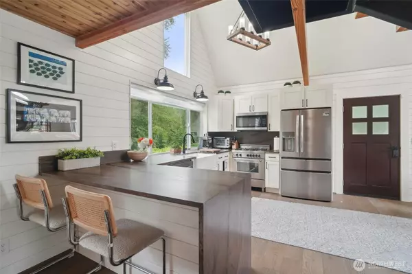 Redmond, WA 98052,18725 NE 128th WAY