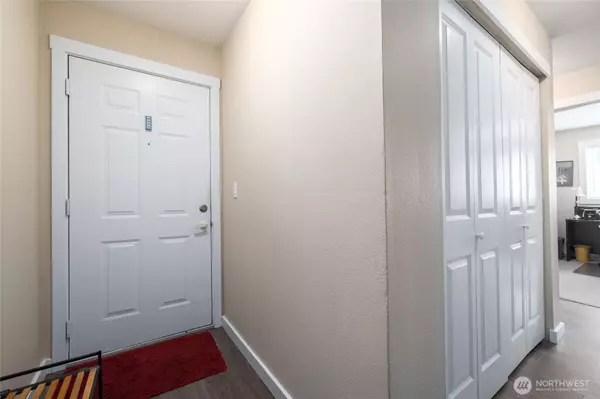 Lynnwood, WA 98087,15415 35th AVE W #J101
