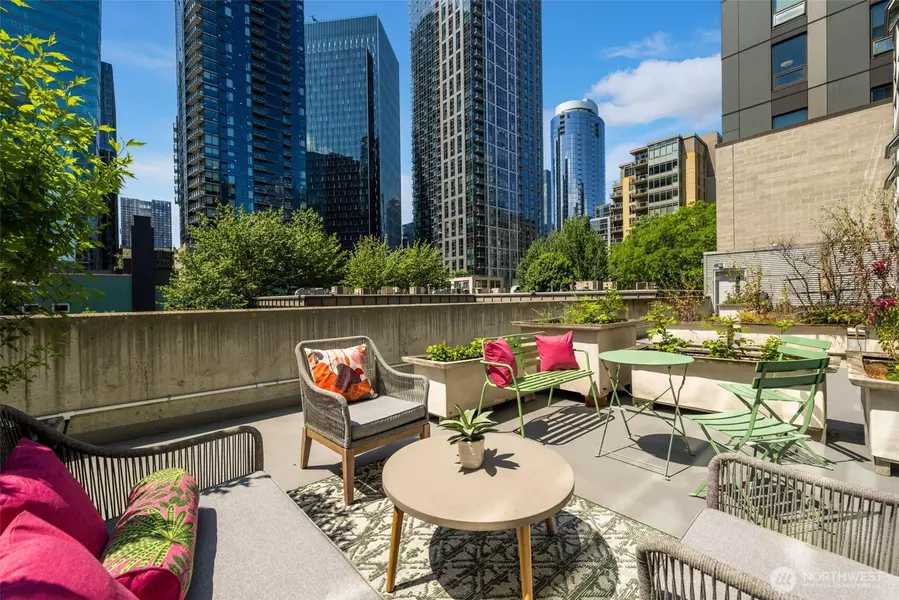2015 Terry AVE #208, Seattle, WA 98121