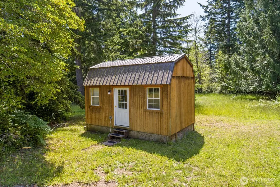 470 E Myers LN, Shelton, WA 98584