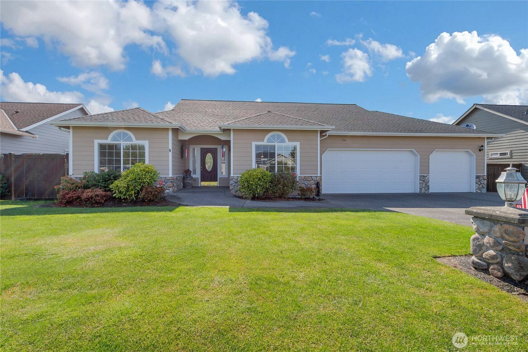 433 Mountain Circle DR, Buckley, WA 98321